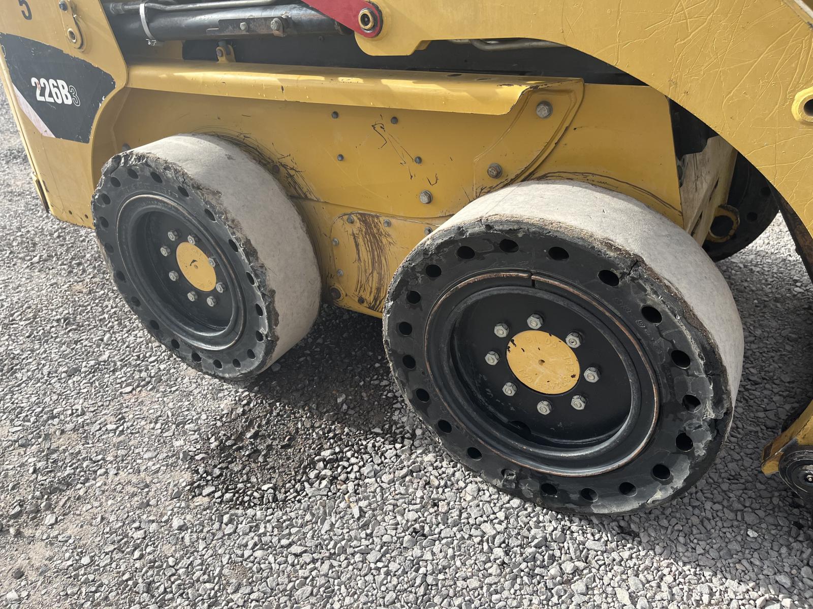 ./imagenes/INVOICE/2019/16885/MINICARGADOR CATERPILLAR 226B3 (6).JPG